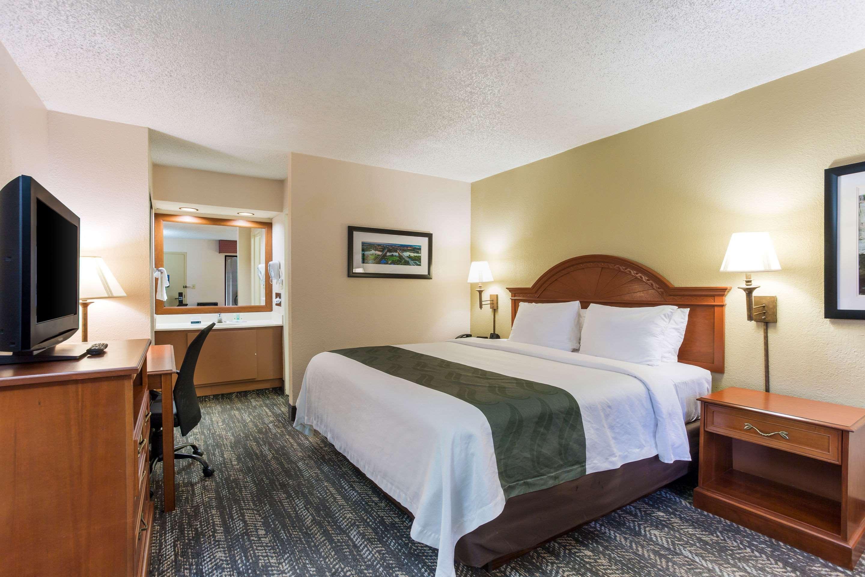 Quality Inn - Hamilton Place Chattanooga Bagian luar foto