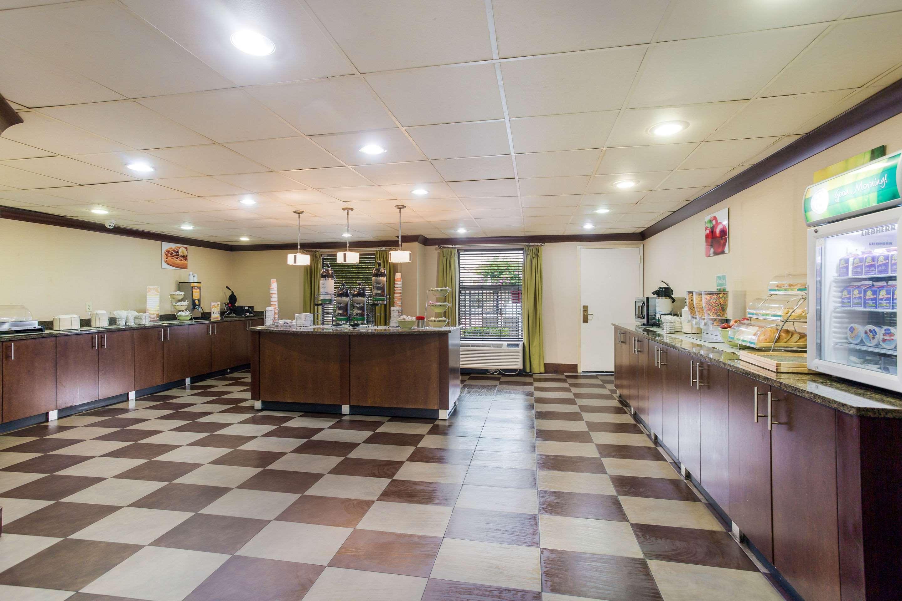 Quality Inn - Hamilton Place Chattanooga Bagian luar foto