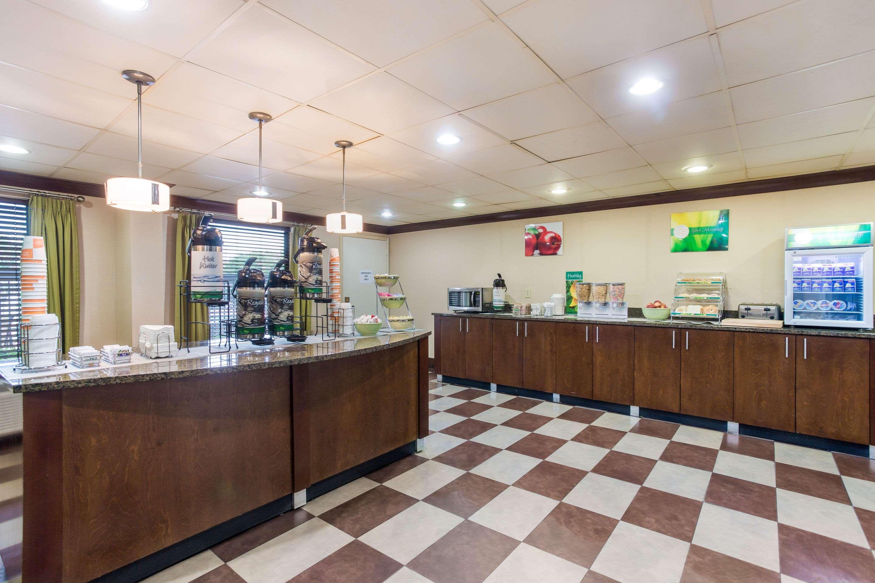 Quality Inn - Hamilton Place Chattanooga Bagian luar foto